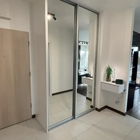 Apartment Nowoczesny Pomorska Park, Swietny Dojazd, Blisko Centrum, Ul, Ckd Umed, Lumumbowo